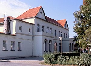 Blick auf das Kulturhaus in Hörlitz